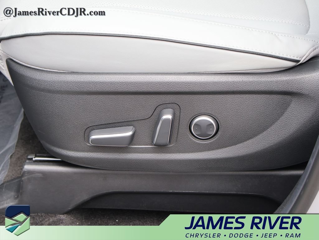 Used 2025 Hyundai Palisade SEL FWD image 25