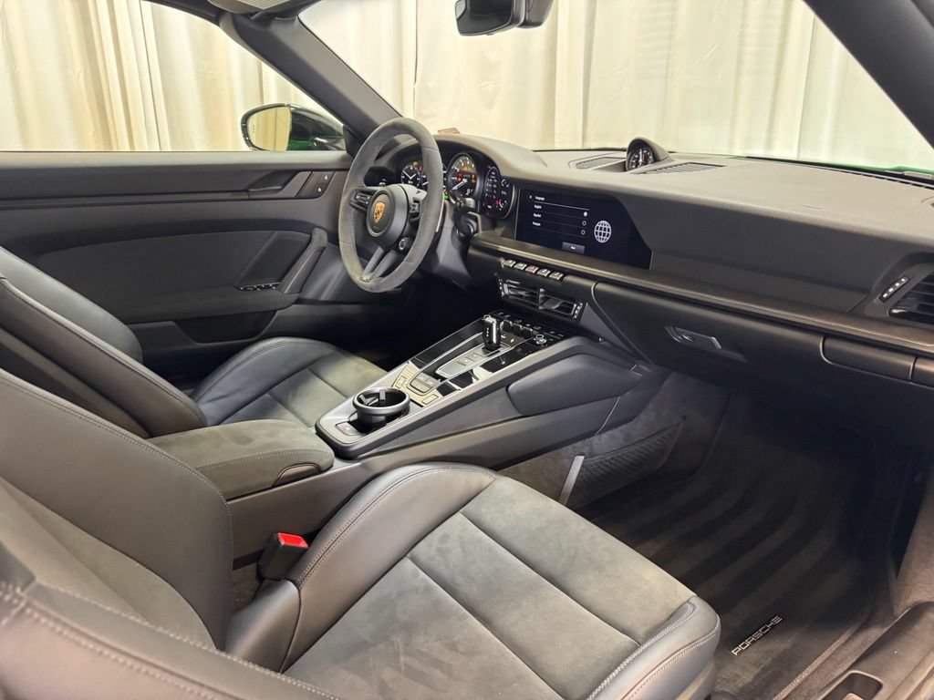 Certified 2023 Porsche 911 Carrera GTS RWD image 36