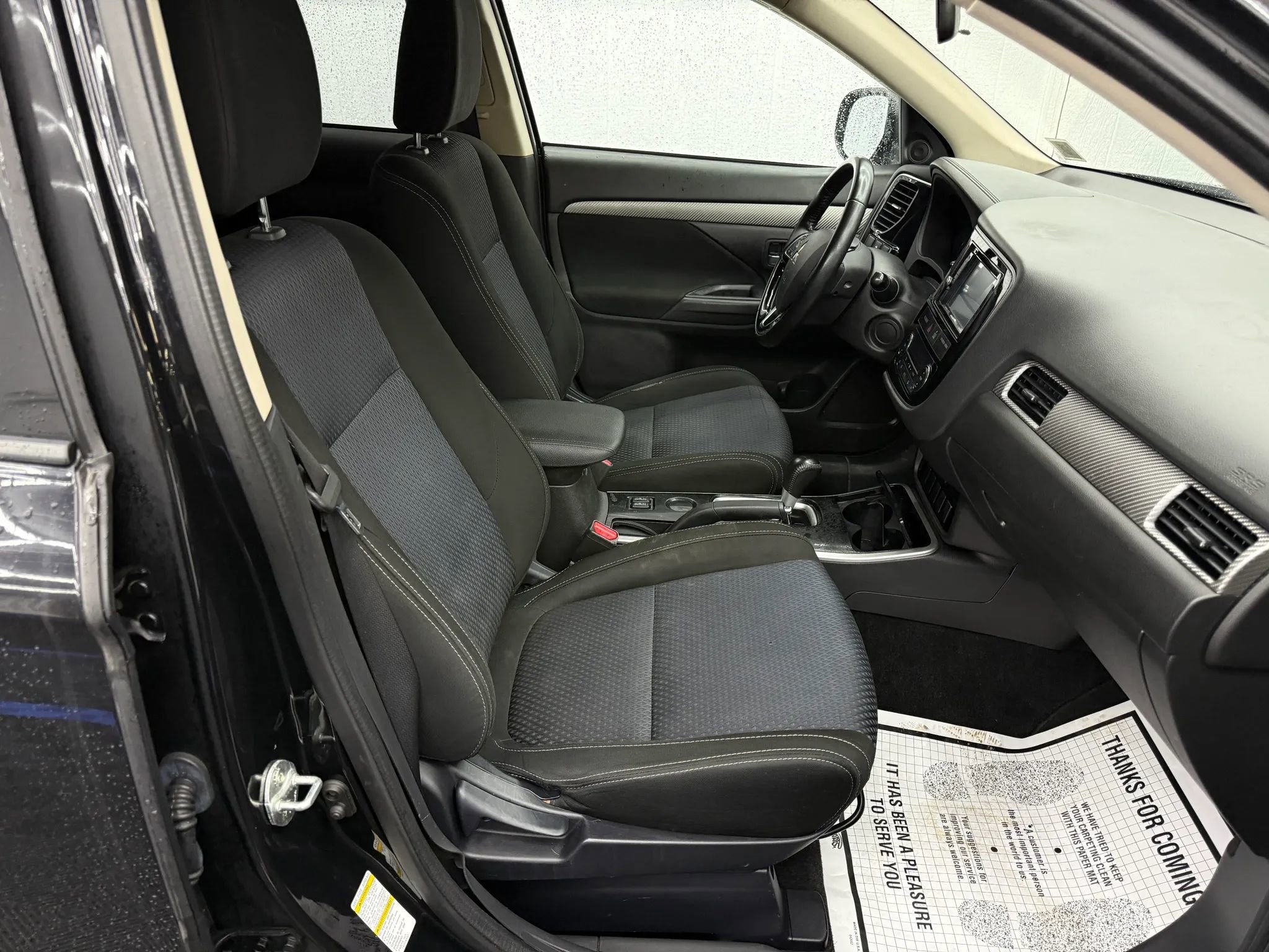 Used 2017 Mitsubishi Outlander SE image 6