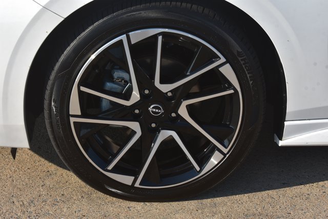Used 2024 Nissan Sentra SR FWD image 11