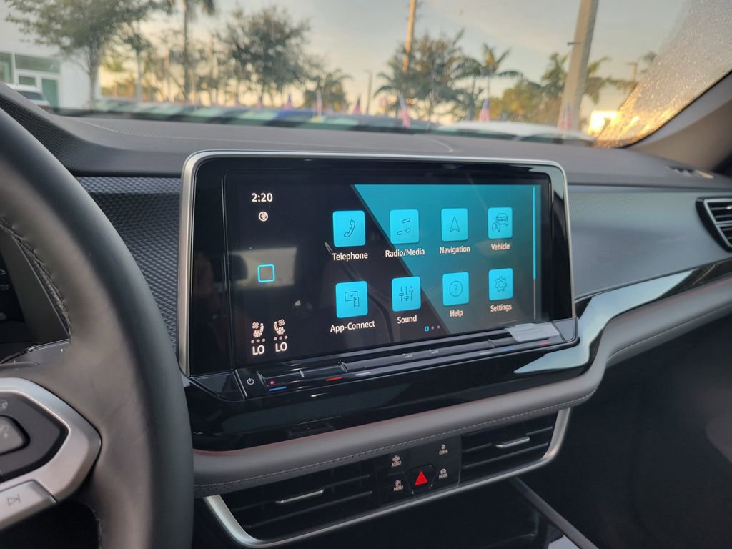 New 2026 Volkswagen Atlas Cross Sport SEL R-Line image 9