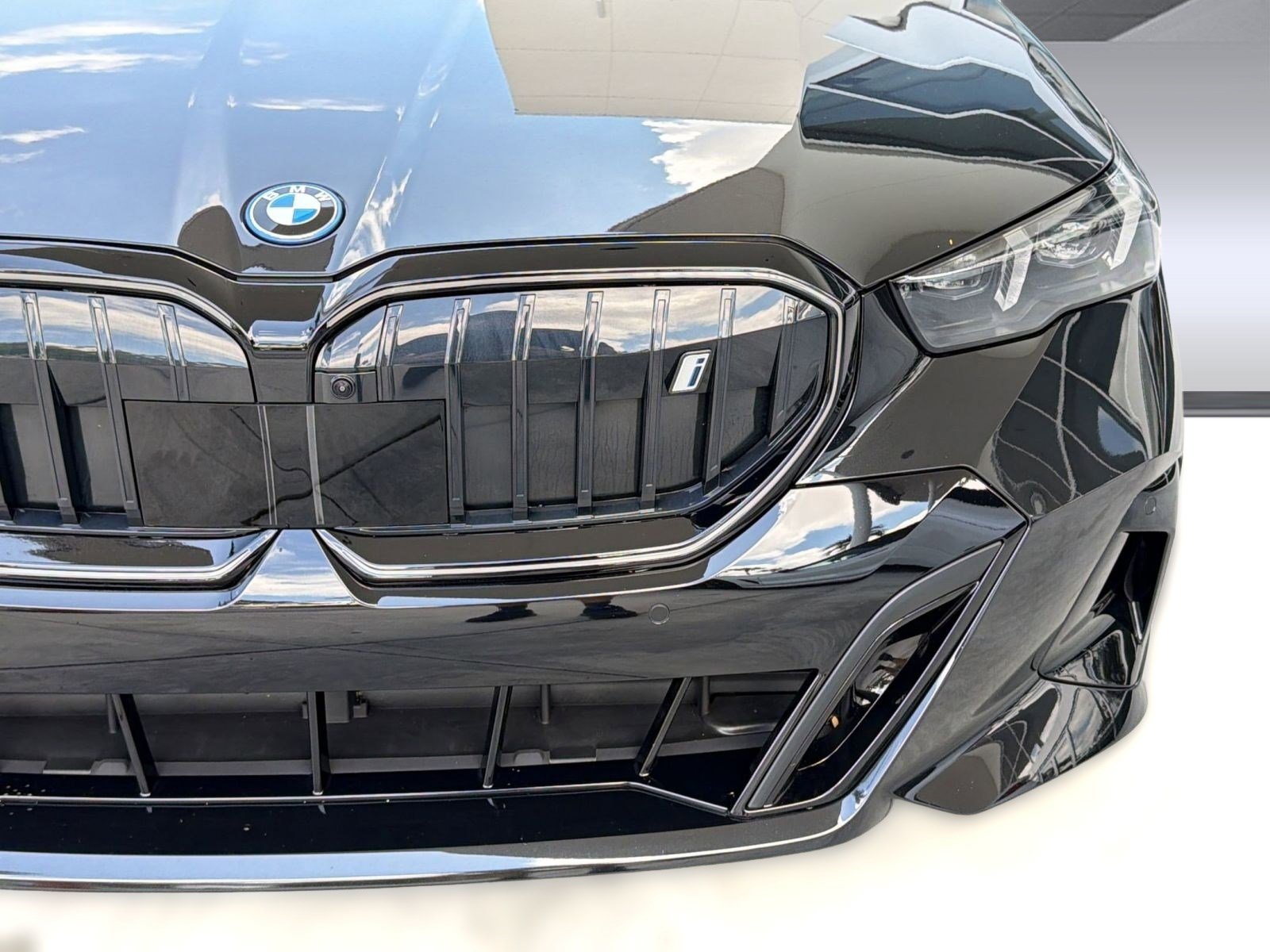 Used 2026 BMW i5 eDrive40 w/ M Sport Package RWD image 11