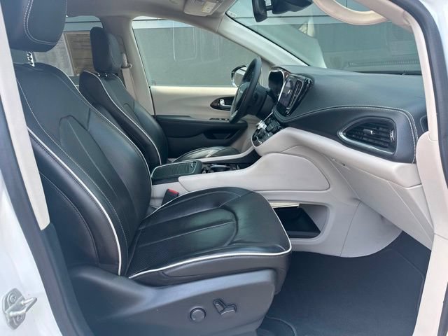 Used 2024 Chrysler Pacifica Limited FWD image 7