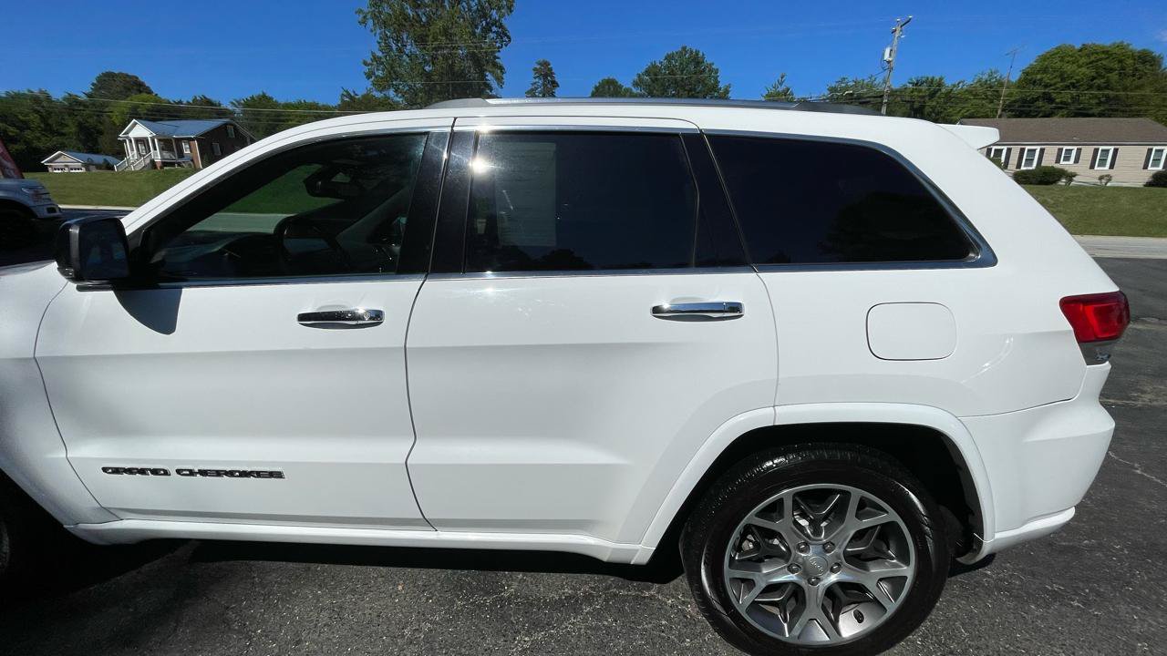 Used 2021 Jeep Grand Cherokee Overland AWD/4WD image 4