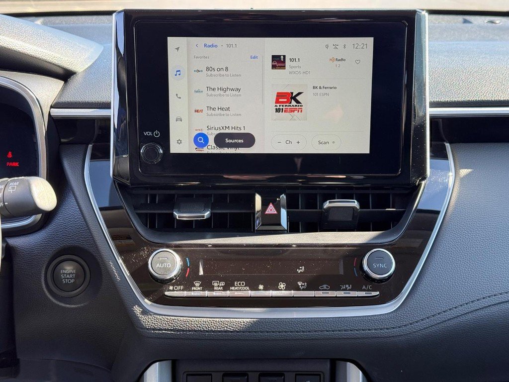 Certified 2025 Toyota Corolla Cross XLE image 14