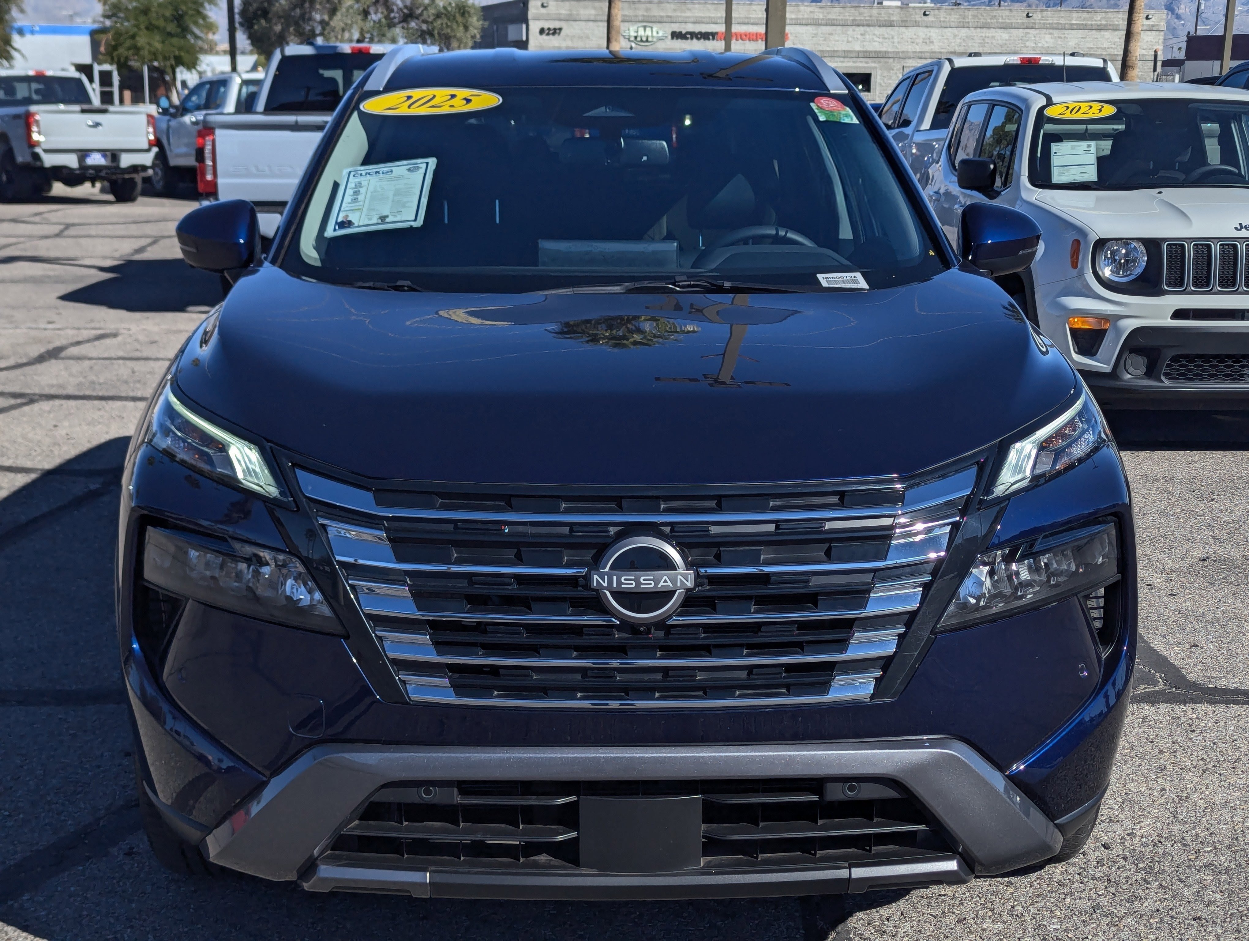 Used 2025 Nissan Rogue SL image 6