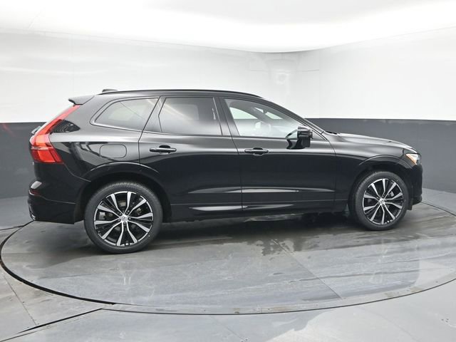 Used 2023 Volvo XC60 B5 Plus w/ Climate Package image 8
