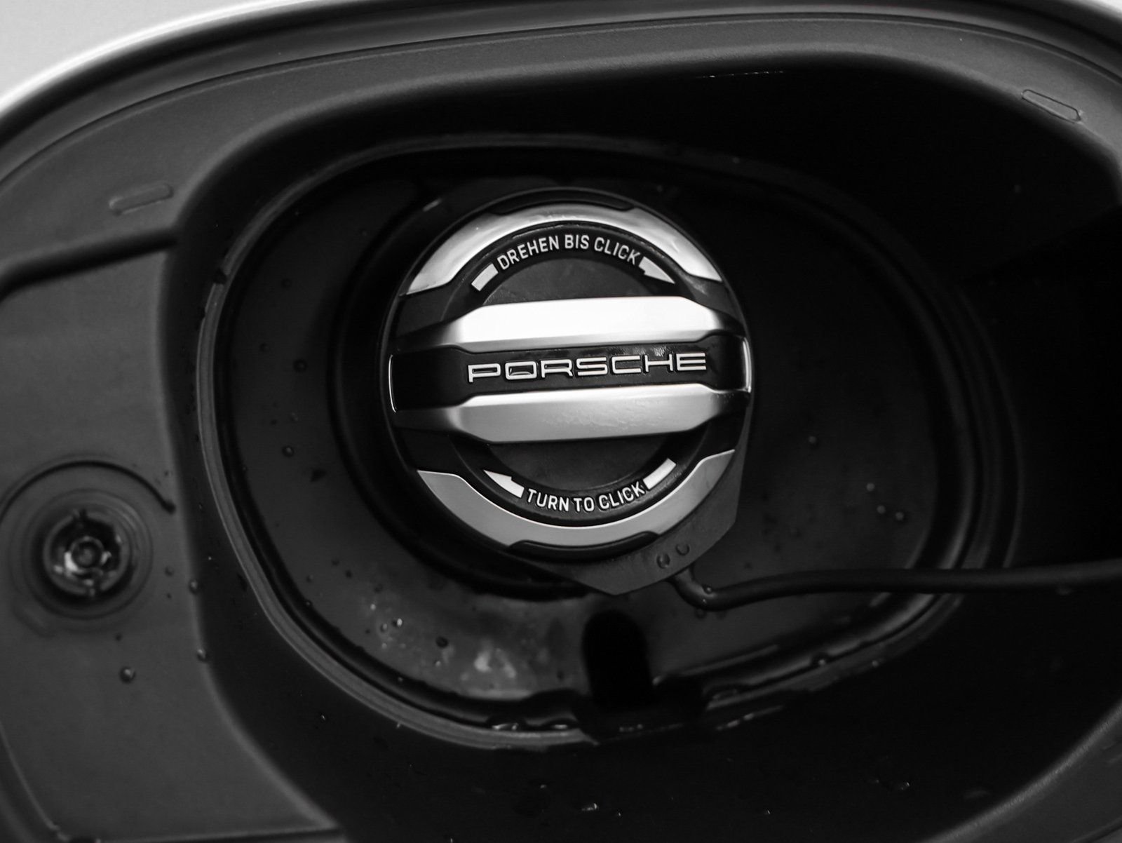 Certified 2025 Porsche Macan image 16