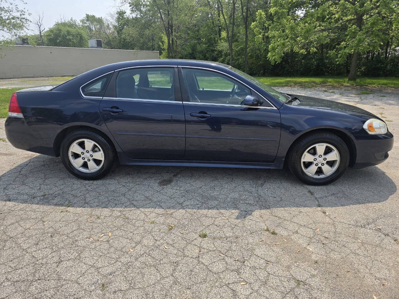 Used 2011 Chevrolet Impala LT FWD image 4