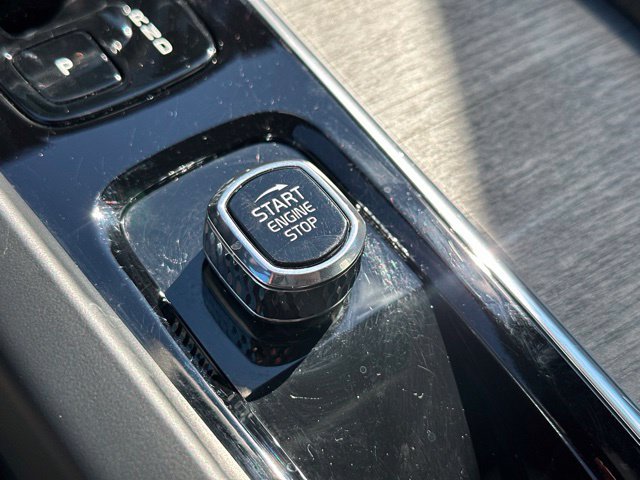 Certified 2024 Volvo V60 B5 Cross Country Ultimate w/ Protection Package Premier AWD/4WD image 28