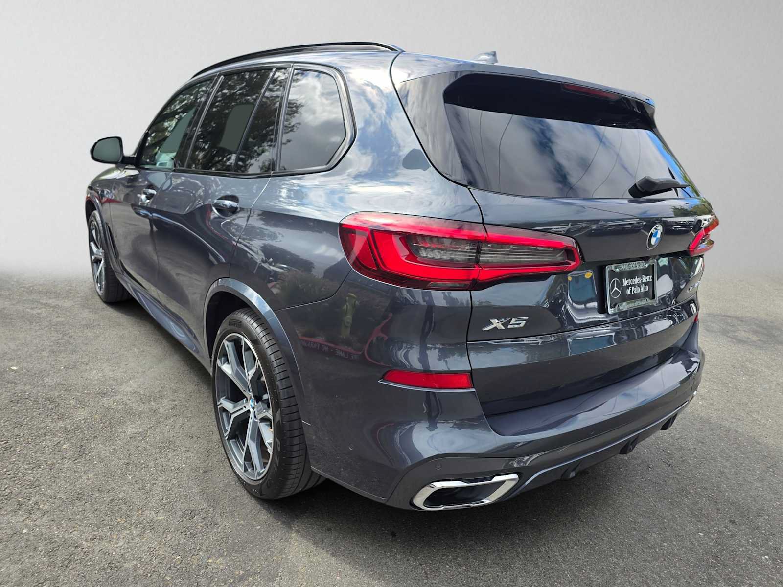 Used 2019 BMW X5 xDrive40i w/ M Sport Package AWD/4WD image 5