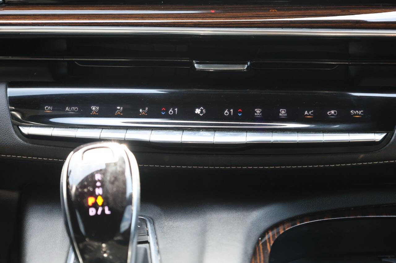 Used 2023 Cadillac Escalade ESV Premium Luxury AWD/4WD image 22