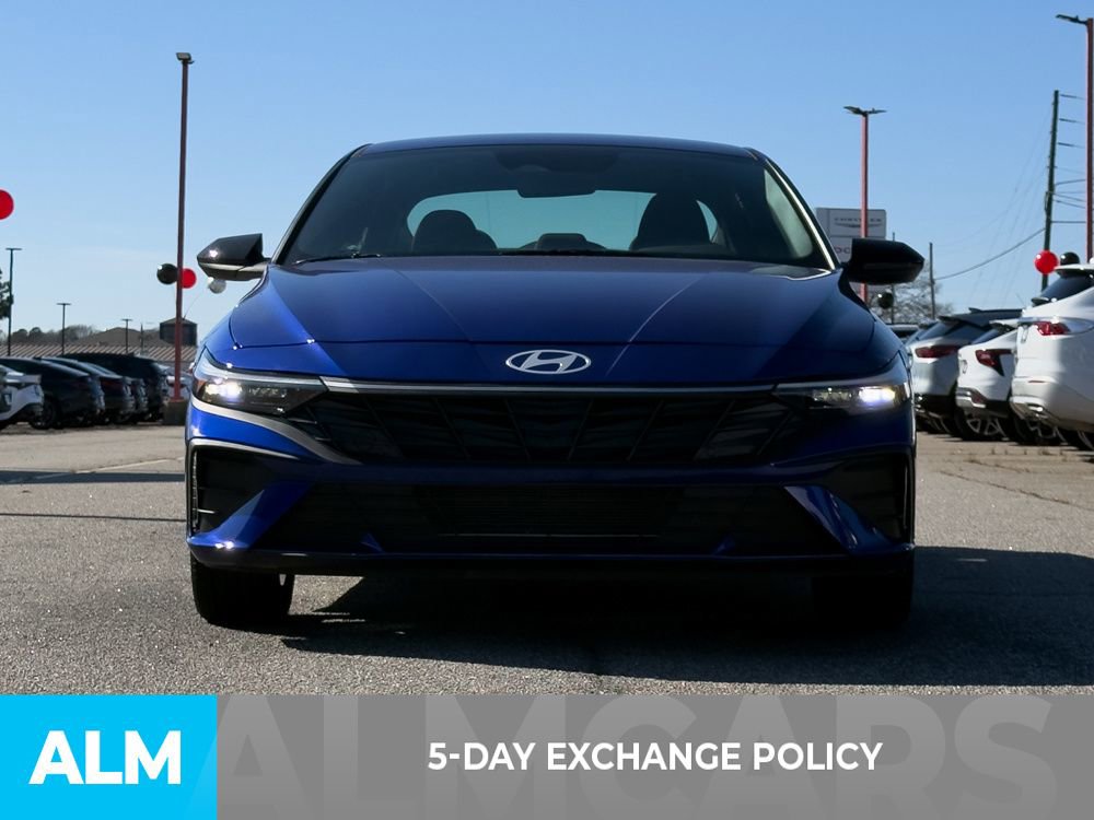 Used 2025 Hyundai Elantra Sport image 4