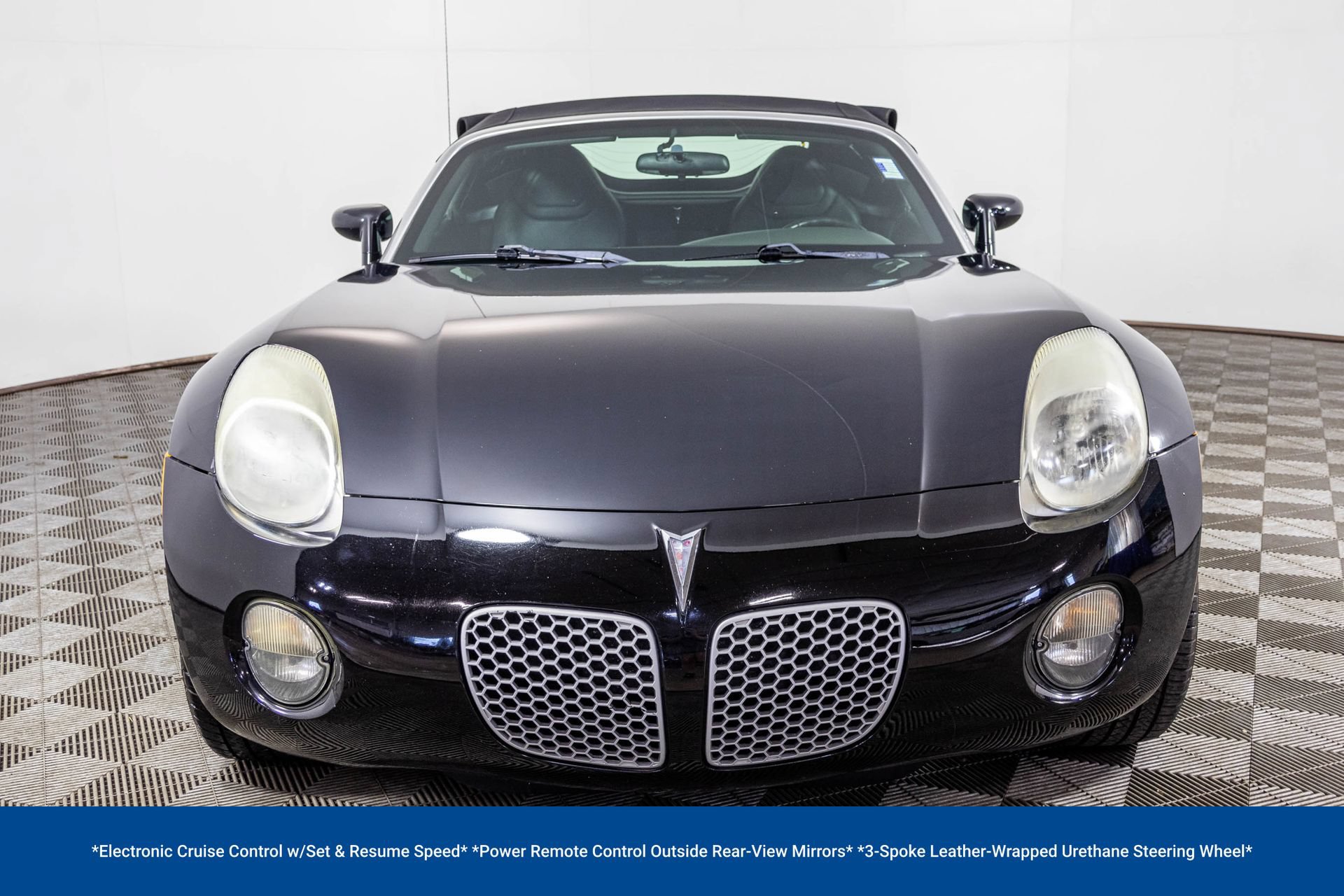 Used 2006 Pontiac Solstice Convertible w/ Premium Package RWD image 8