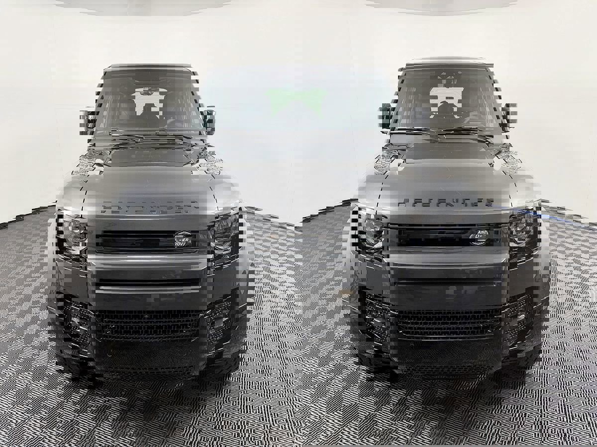 Used 2023 Land Rover Defender 110 V8 image 4