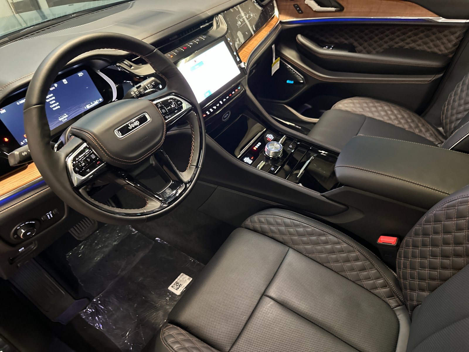 New 2026 Jeep Grand Cherokee Summit w/ MOPAR Finishing Package AWD/4WD image 9