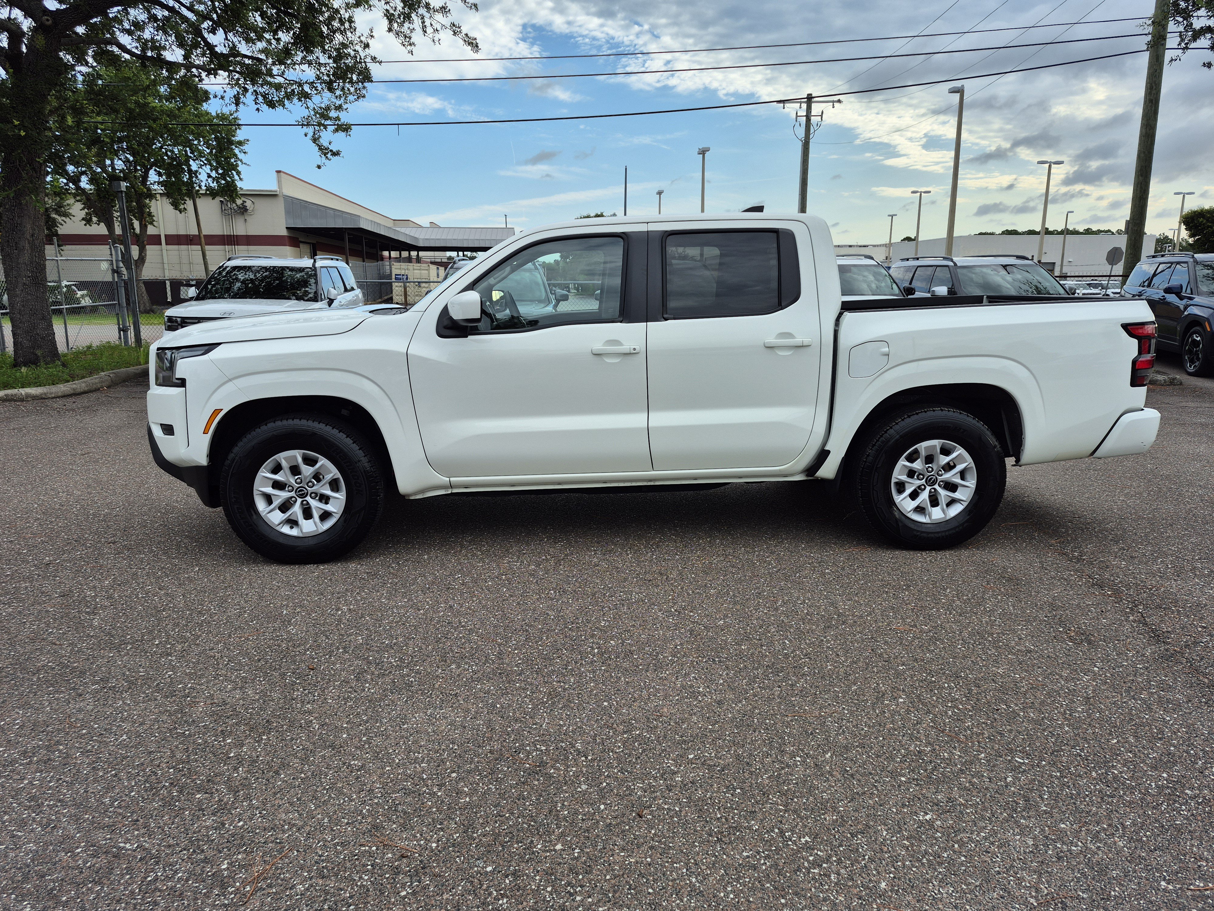 Certified 2024 Nissan Frontier SV RWD image 5