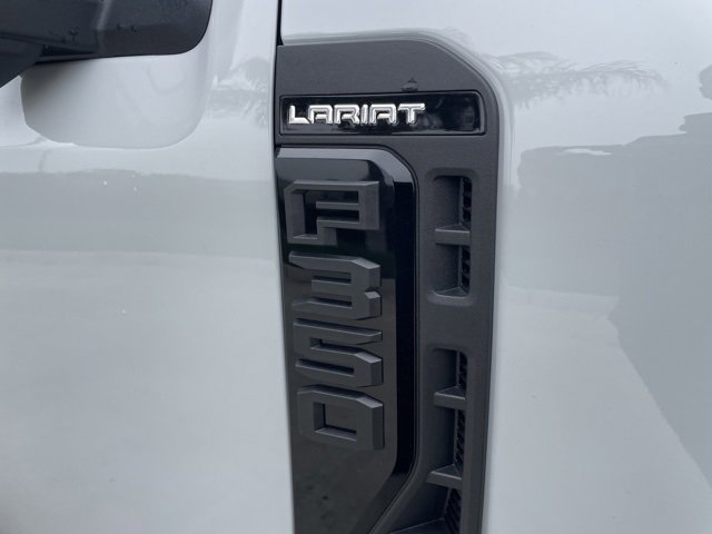 New 2026 Ford F350 Lariat w/ Black Appearance Package image 32