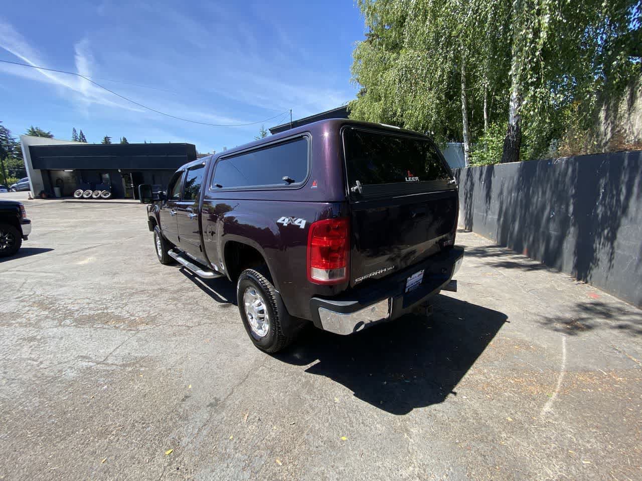 Used 2008 GMC Sierra 2500 SLT w/ Sun And Navigation Package AWD/4WD image 4