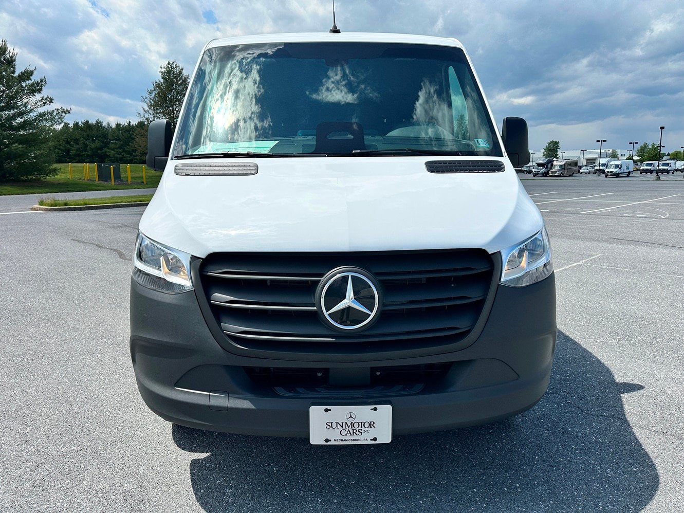 New 2025 Mercedes-Benz eSprinter 144 Cargo image 2
