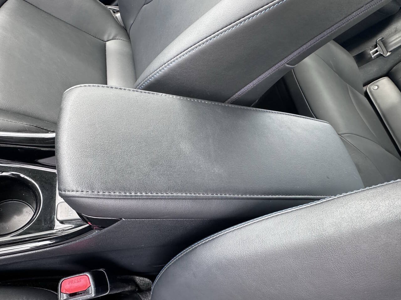 Used 2017 Toyota Prius Three Touring FWD image 31