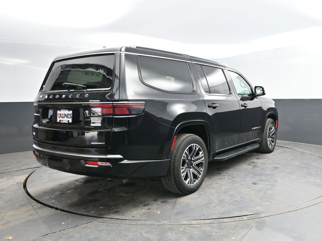 Used 2024 Jeep Wagoneer Series II w/ Flexible Seating Group AWD/4WD image 9