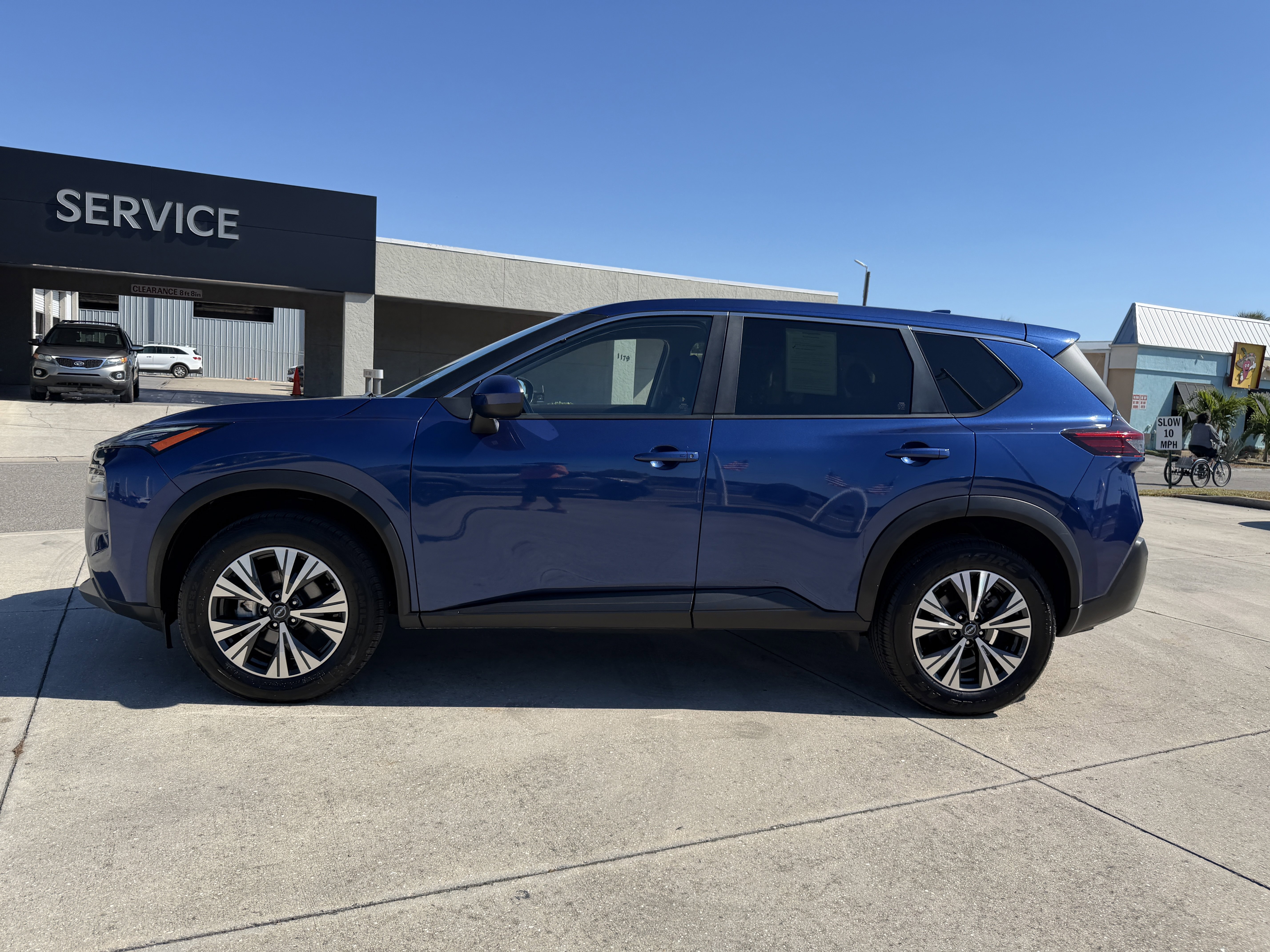 Used 2023 Nissan Rogue SV image 7