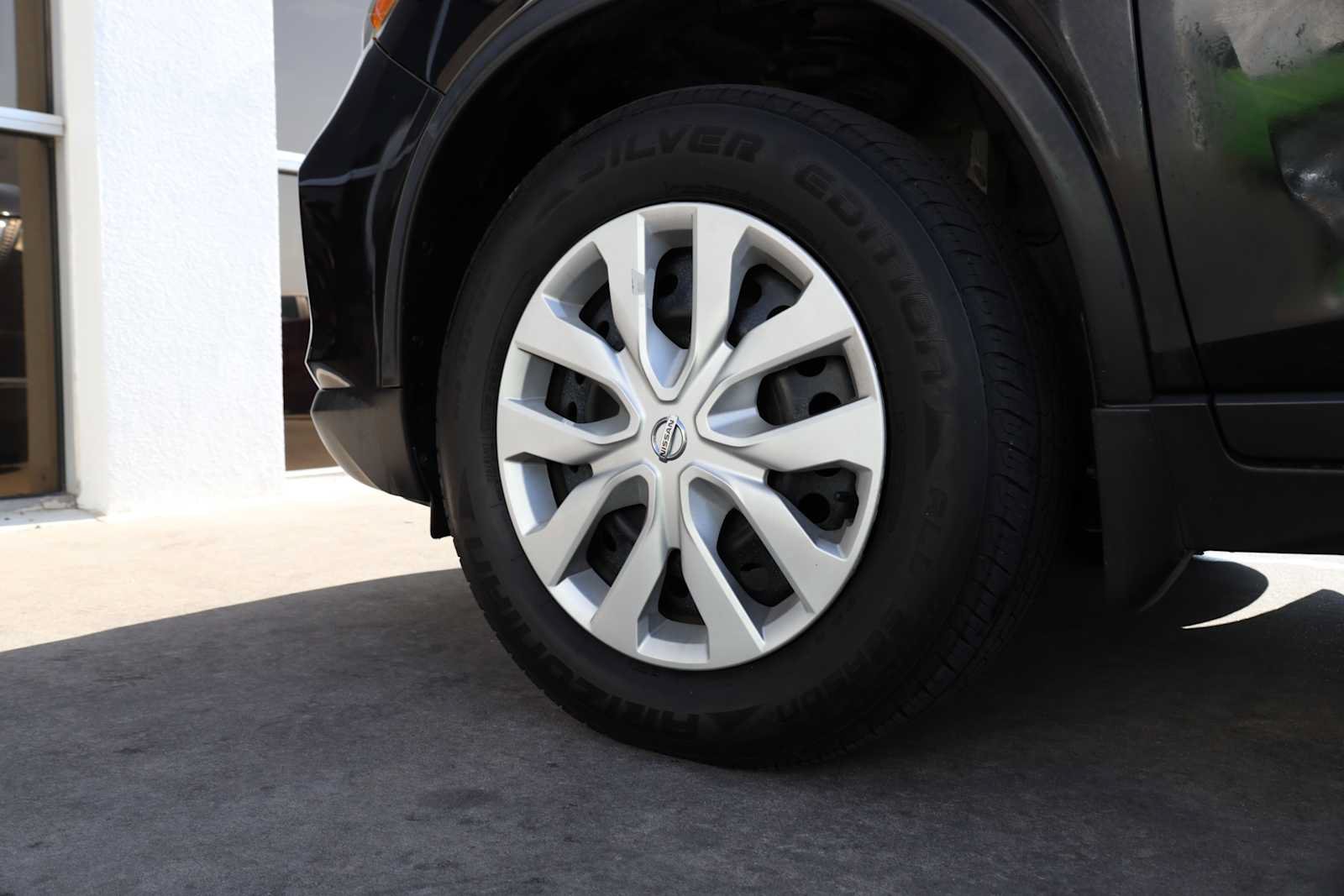 Used 2019 Nissan Rogue S AWD/4WD image 57