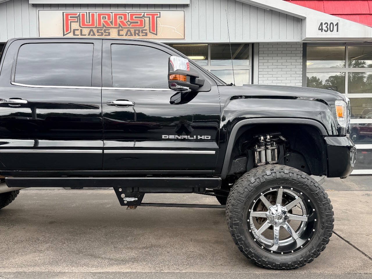 Used 2015 GMC Sierra 2500 Denali w/ Duramax Plus Package AWD/4WD image 12
