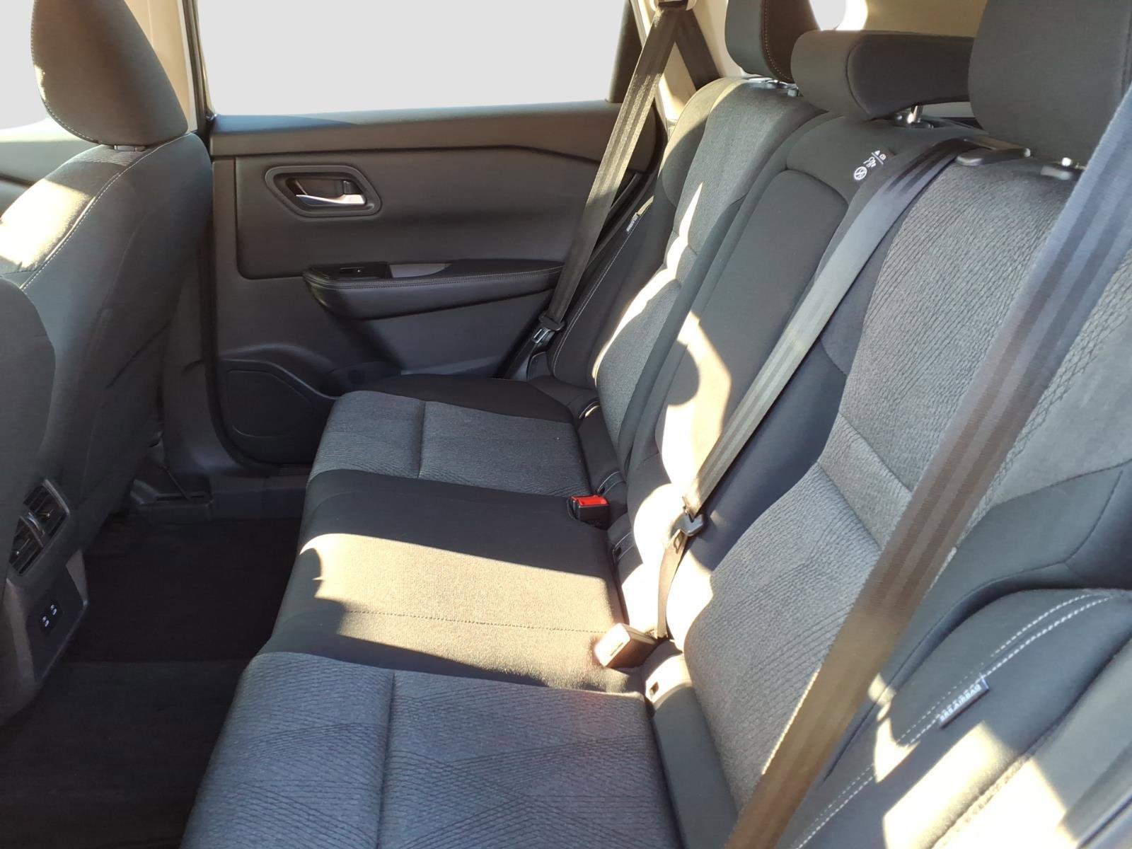 Certified 2025 Nissan Rogue SV image 10