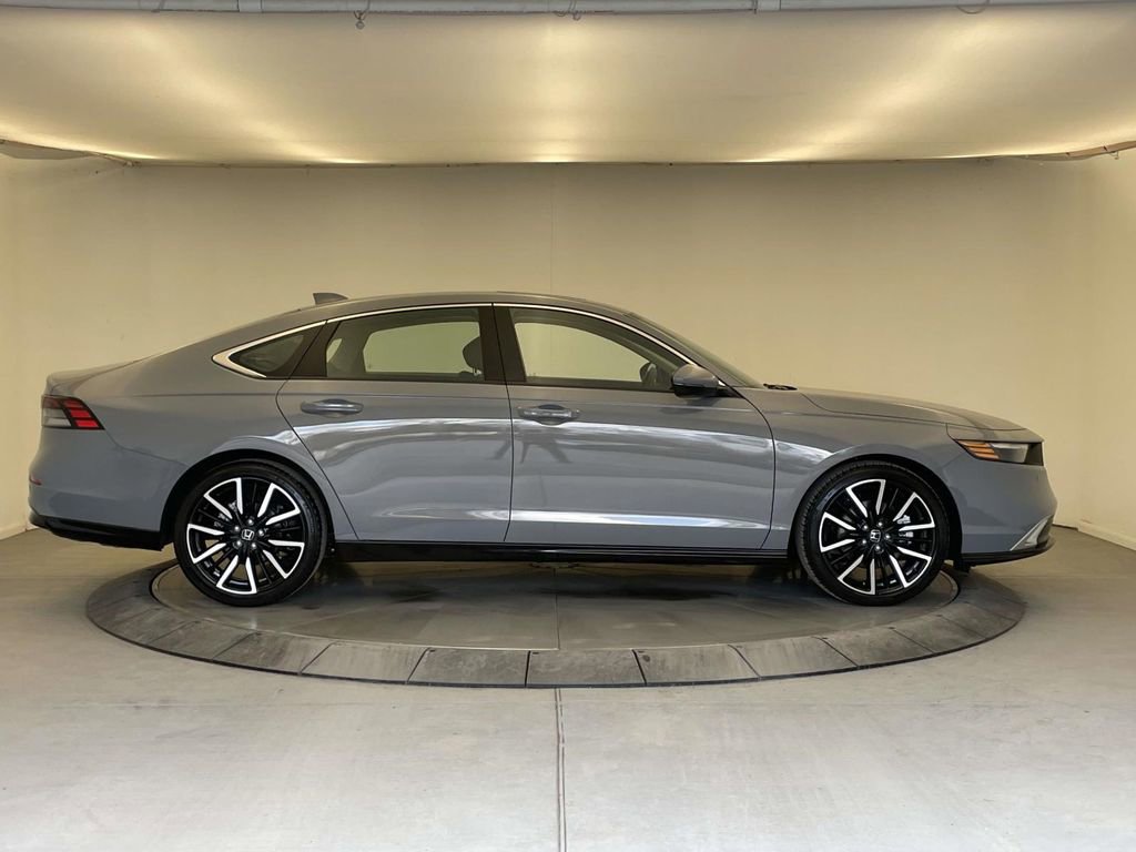 Used 2024 Honda Accord Touring image 8