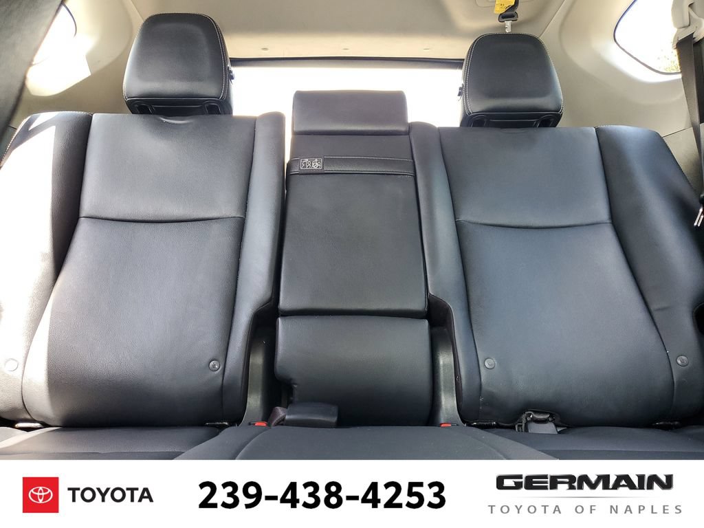Used 2017 Toyota RAV4 Limited w/ Advanced Technology Package AWD/4WD image 30