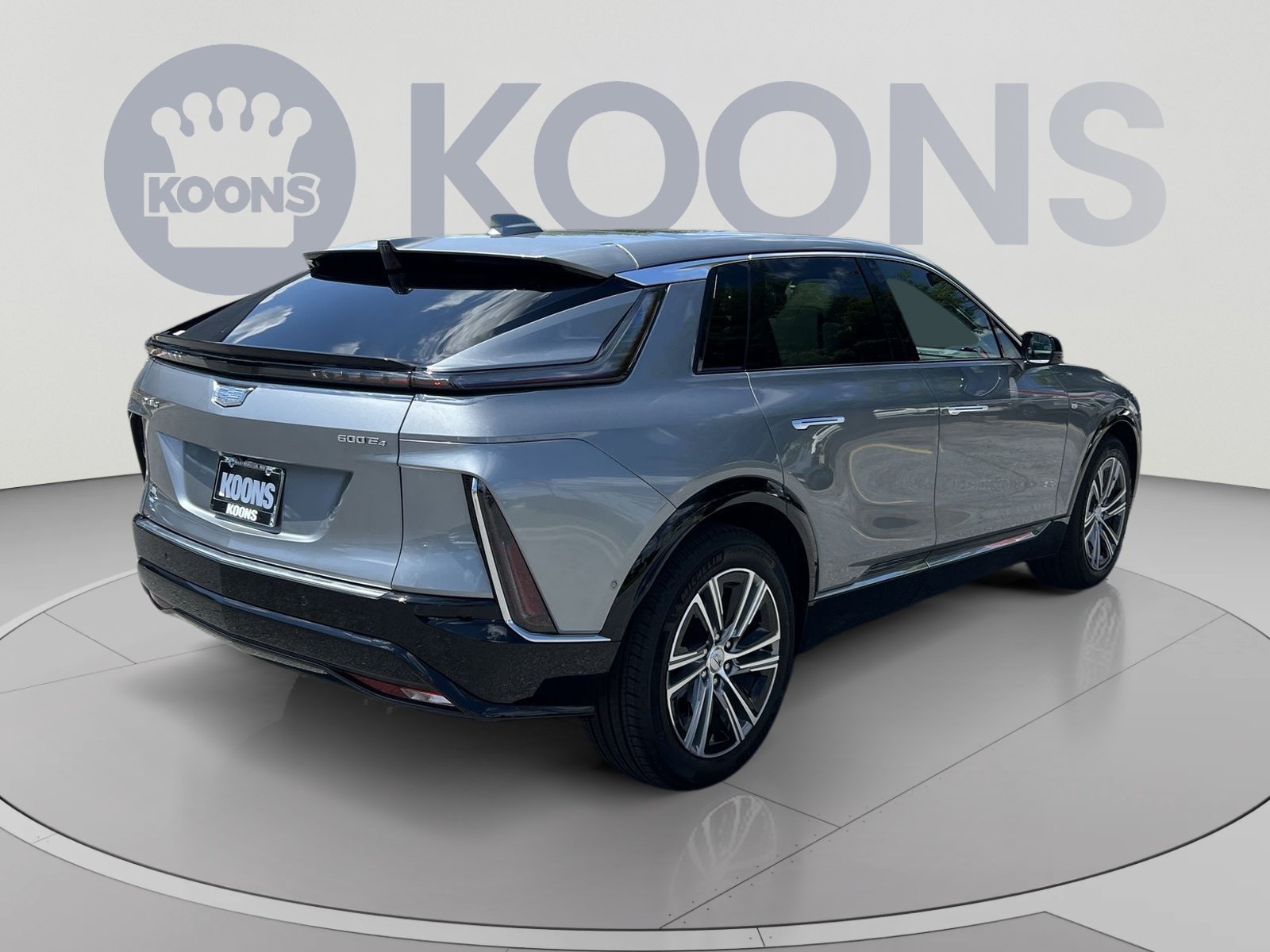 Used 2024 Cadillac Lyriq Luxury AWD/4WD image 7