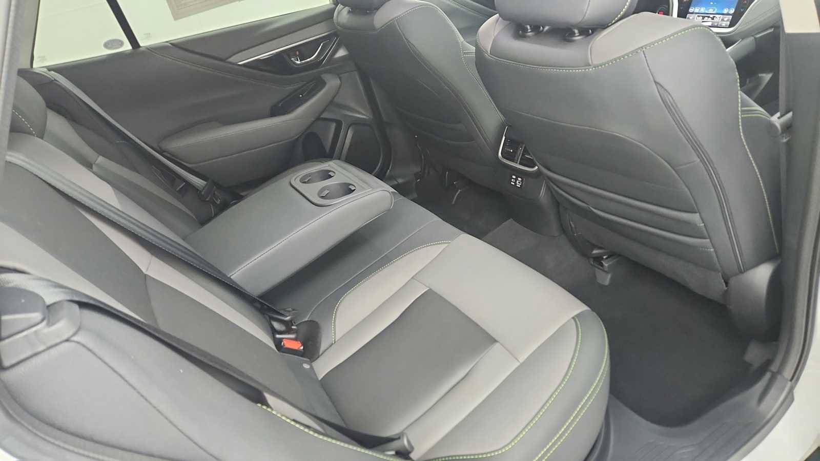 Certified 2025 Subaru Outback Onyx Edition AWD/4WD image 38