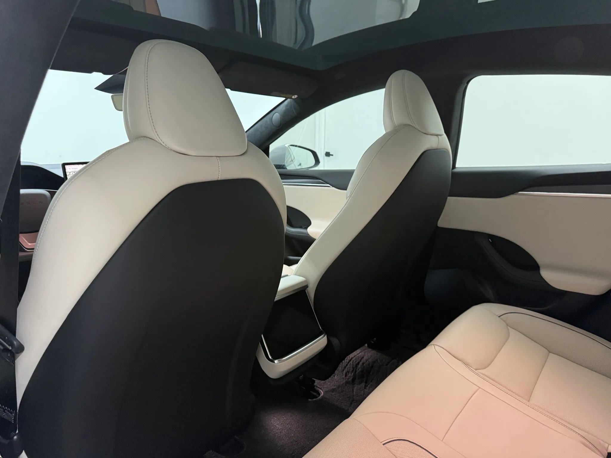 Used 2022 Tesla Model S Plaid image 18