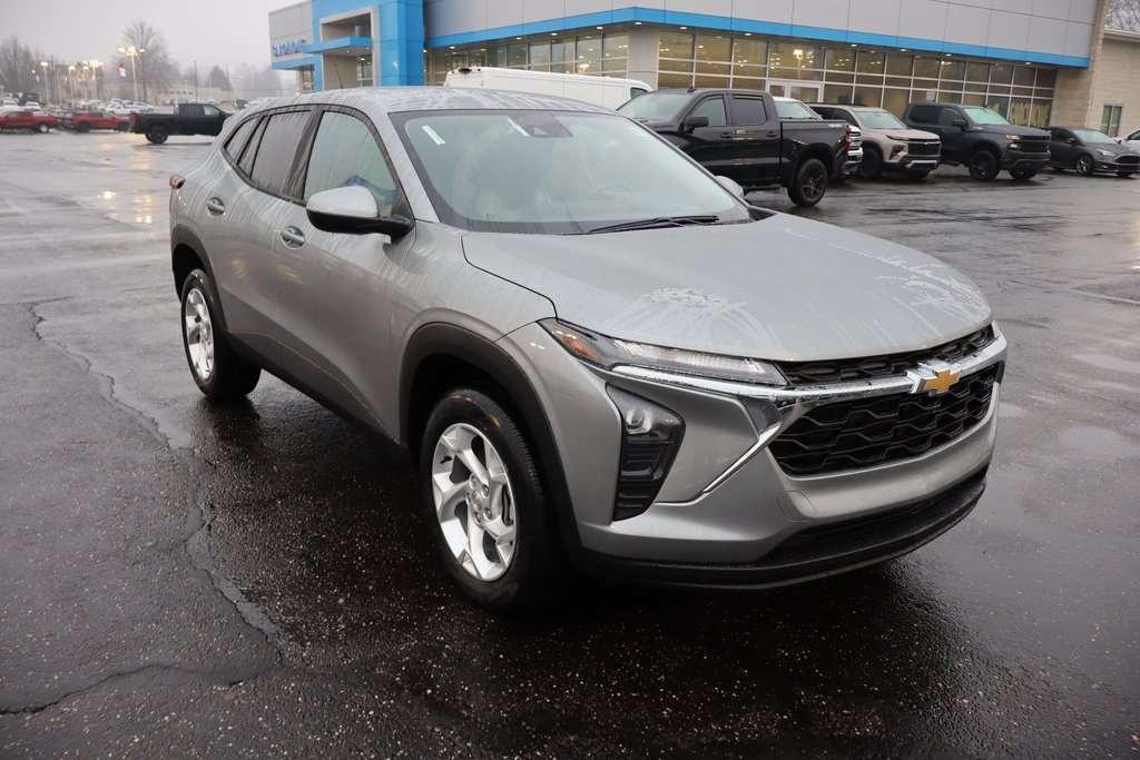New 2026 Chevrolet Trax LS w/ LS Convenience Package image 2