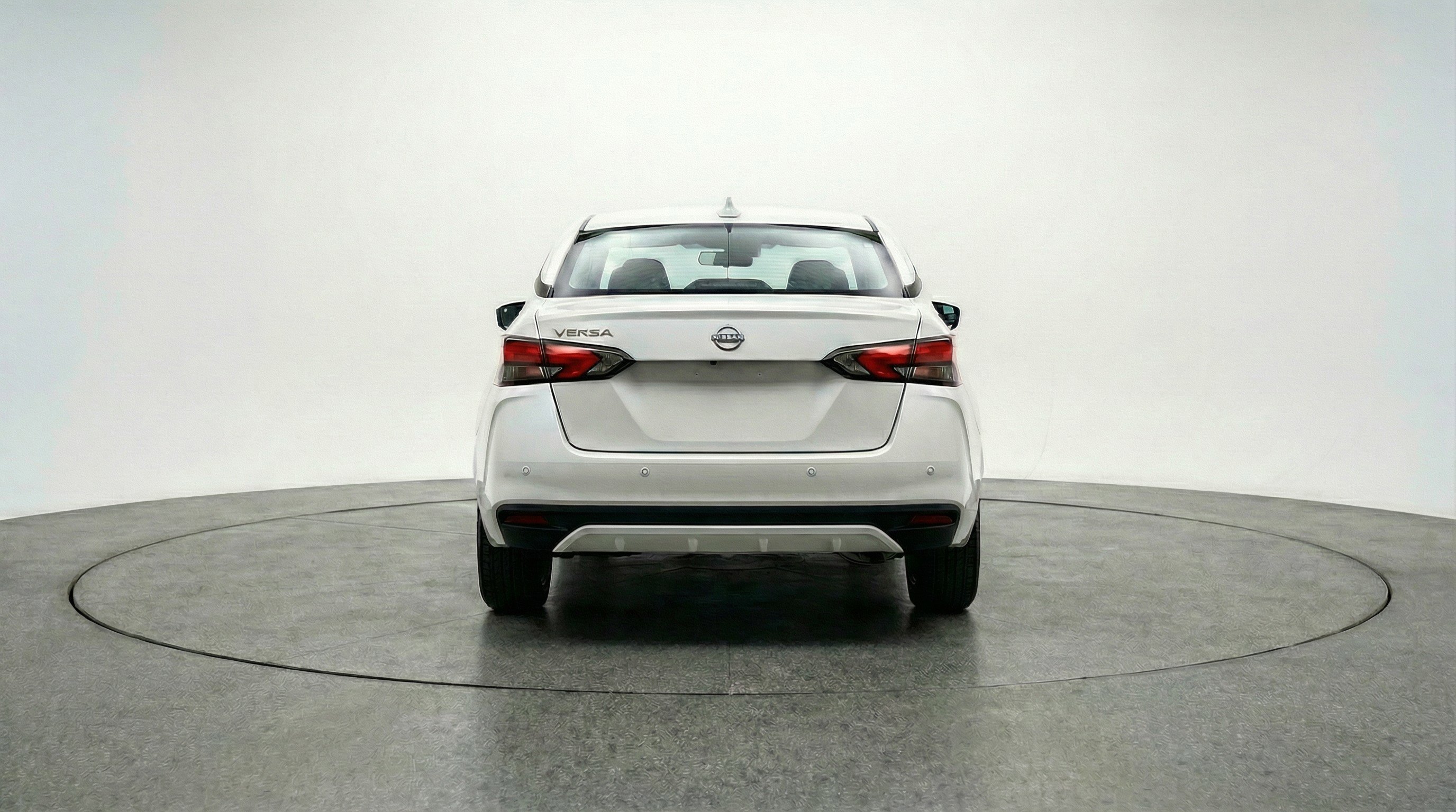 Used 2025 Nissan Versa SV image 7