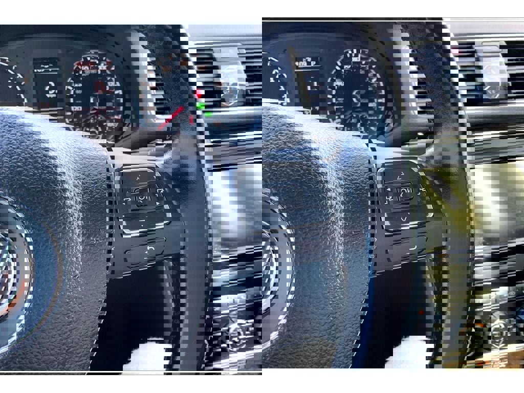 Used 2014 Volkswagen Passat TDI SEL Premium image 21