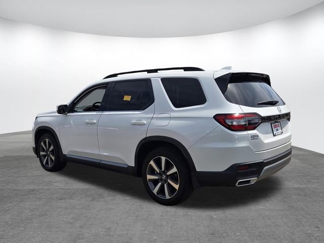 Used 2023 Honda Pilot Touring image 6
