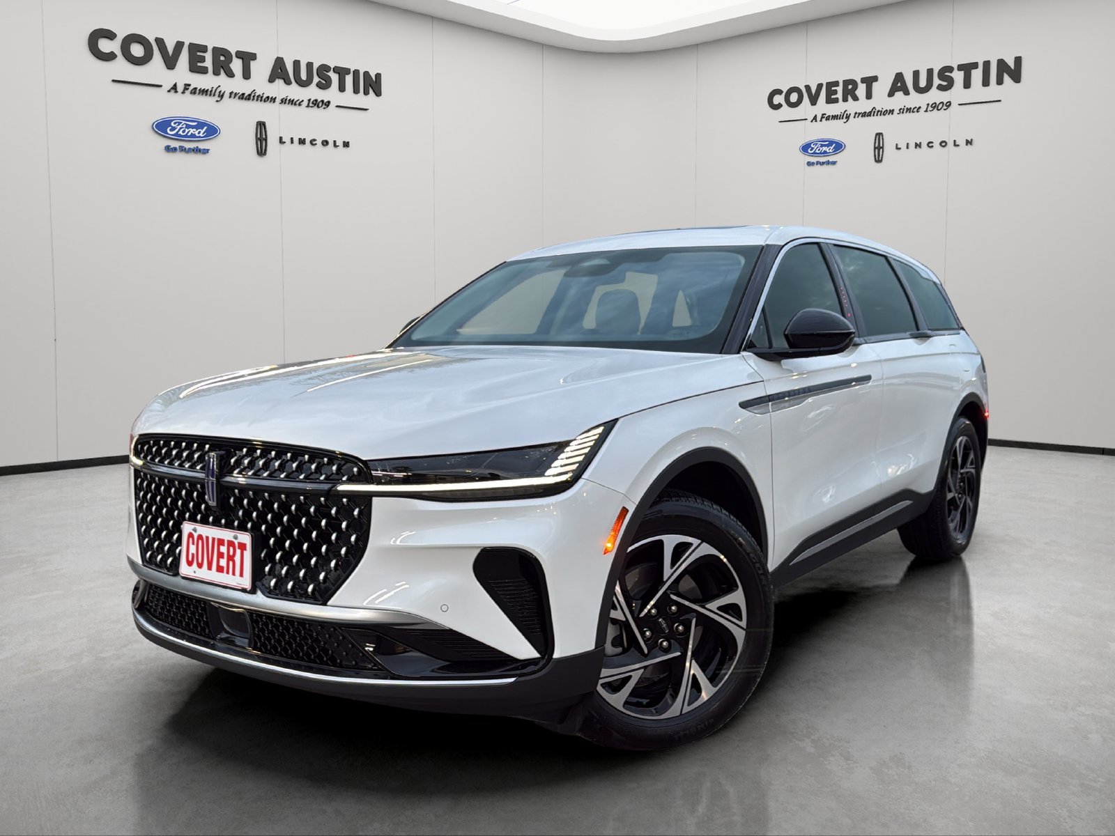 Used 2026 Lincoln Nautilus Premier w/ Equipment Group 102A AWD/4WD image 1