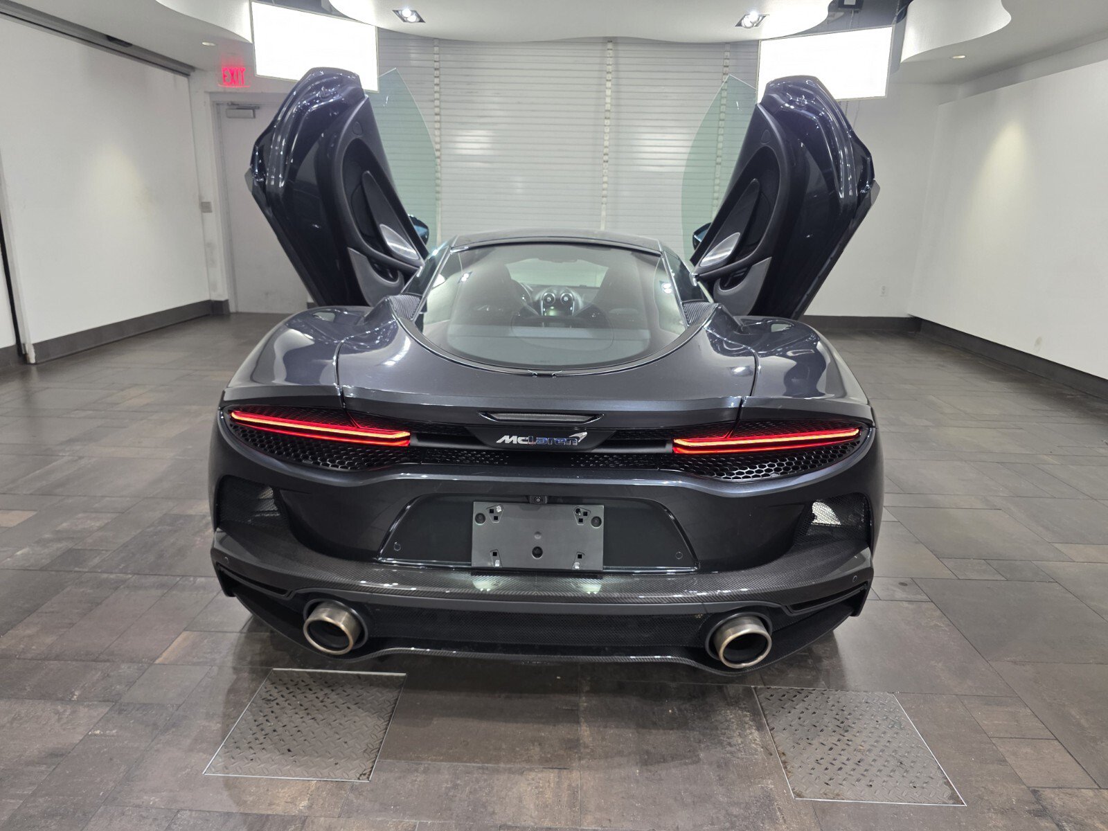 Used 2023 McLaren GT RWD image 26