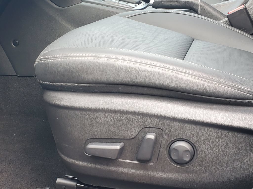 Used 2021 Hyundai Kona Limited FWD image 7