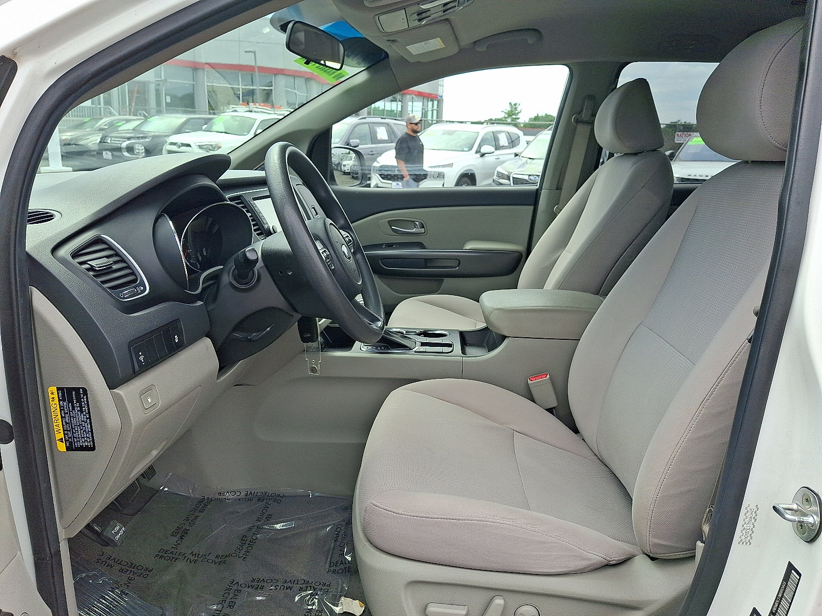 Used 2021 Kia Sedona LX FWD image 14