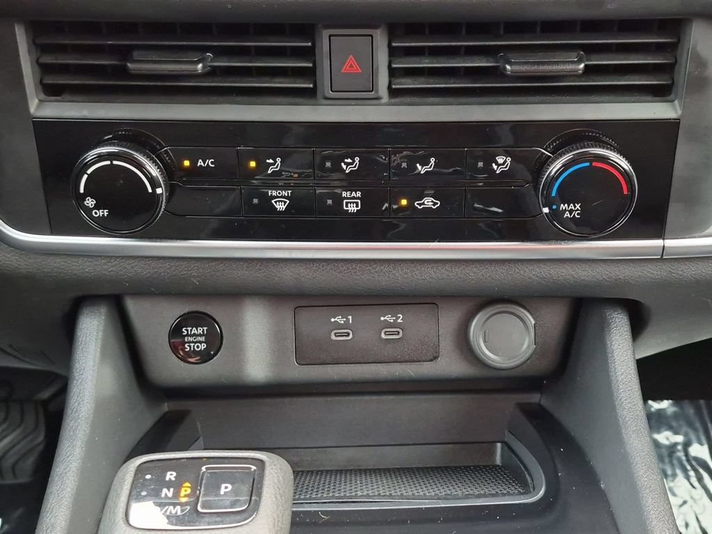 Used 2024 Nissan Rogue S AWD/4WD image 21