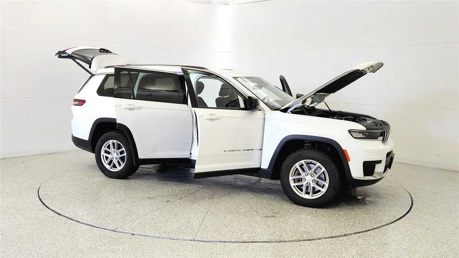 Used 2022 Jeep Grand Cherokee L Laredo w/ Luxury Tech Group I AWD/4WD image 9