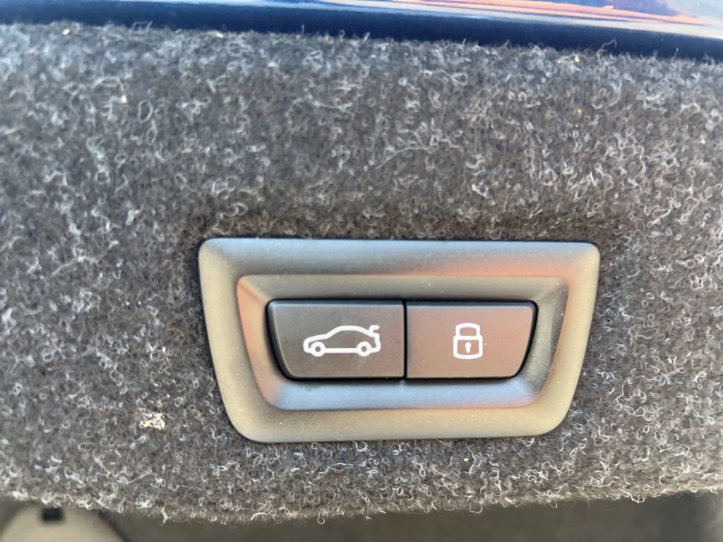 Used 2024 BMW i5 eDrive40i w/ M Sport Package image 9