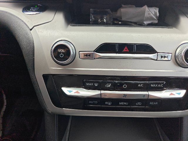 Used 2020 Ford Explorer XLT RWD image 11