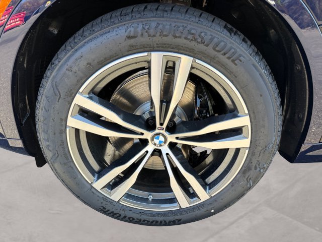 New 2027 BMW X7 xDrive40i w/ M Sport Package AWD/4WD image 14