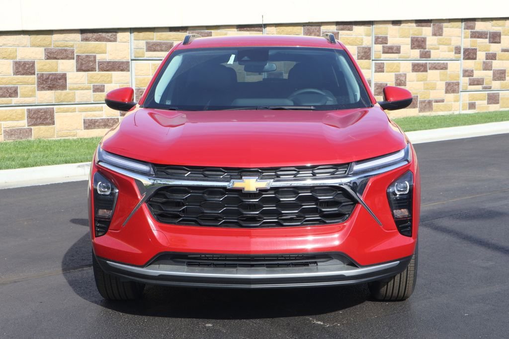 New 2026 Chevrolet Trax LT w/ Driver Confidence Package FWD image 2