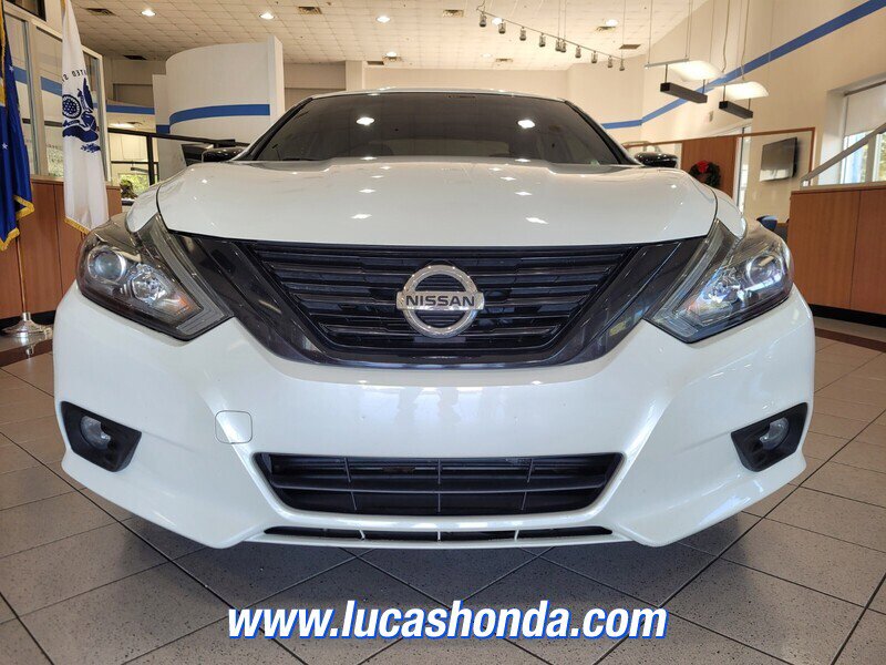 Used 2018 Nissan Altima 2.5 SR w/ SR Midnight Edition image 2